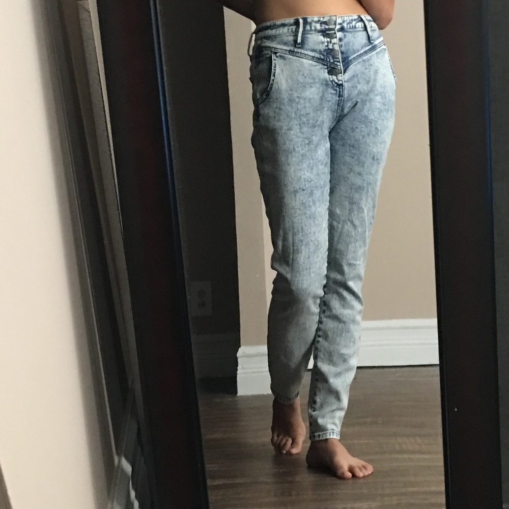 Acid wash high rise skinny jeans